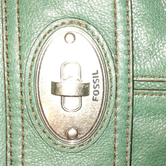 VINTAGE FOSSIL LEATHER PURSE GREEN - Picture 4 of 17